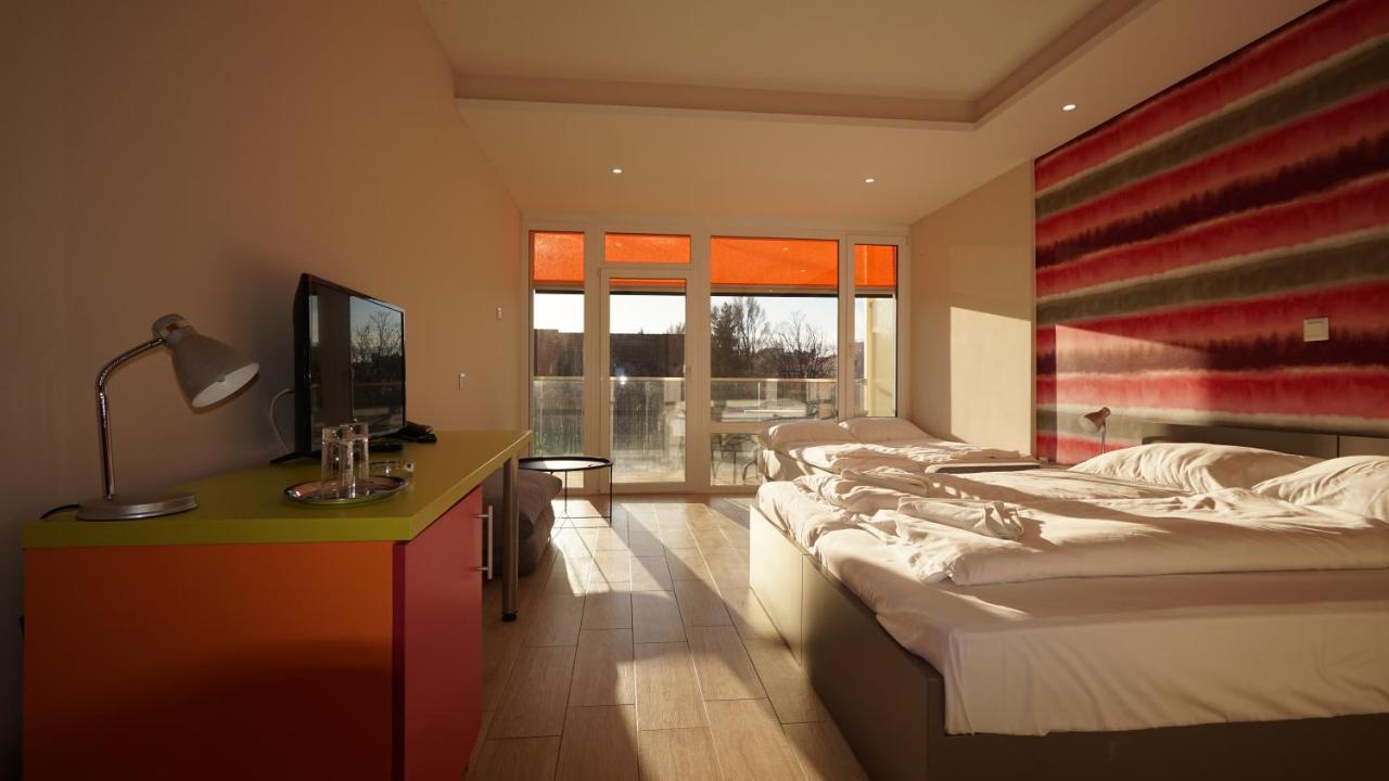 Colors Holiday Hotel Siófok Eksteriør bilde